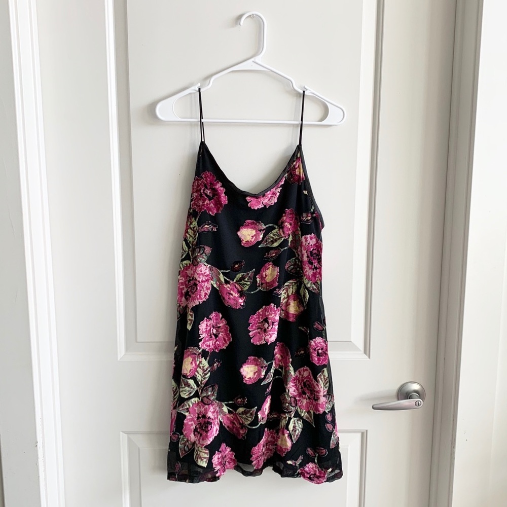 Francesca’s Jacelynn Floral Velvet Burnout Dress